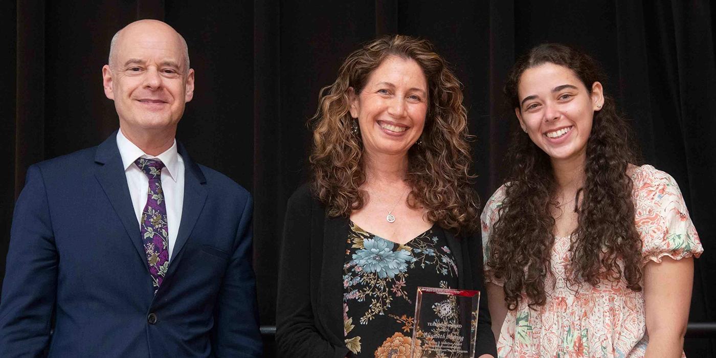 Lis Maring receives undergraduate teaching excellence award